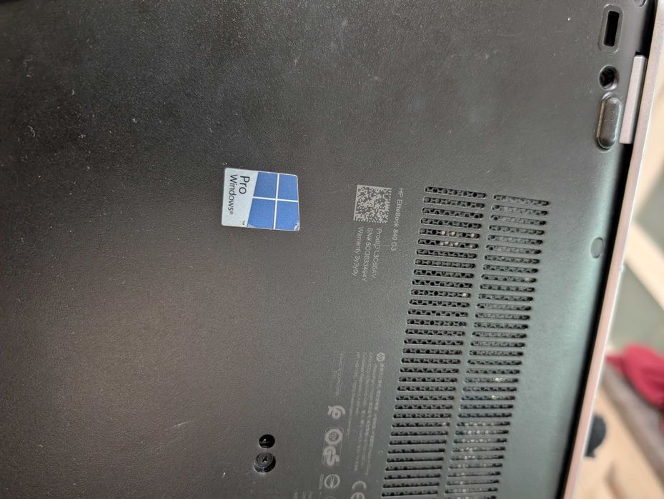 HP Elitebook 840 G3 БЕЗ БАТЕРИЯ, но със зарядно