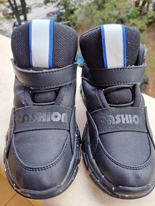 Маратонки за момче,номер 28