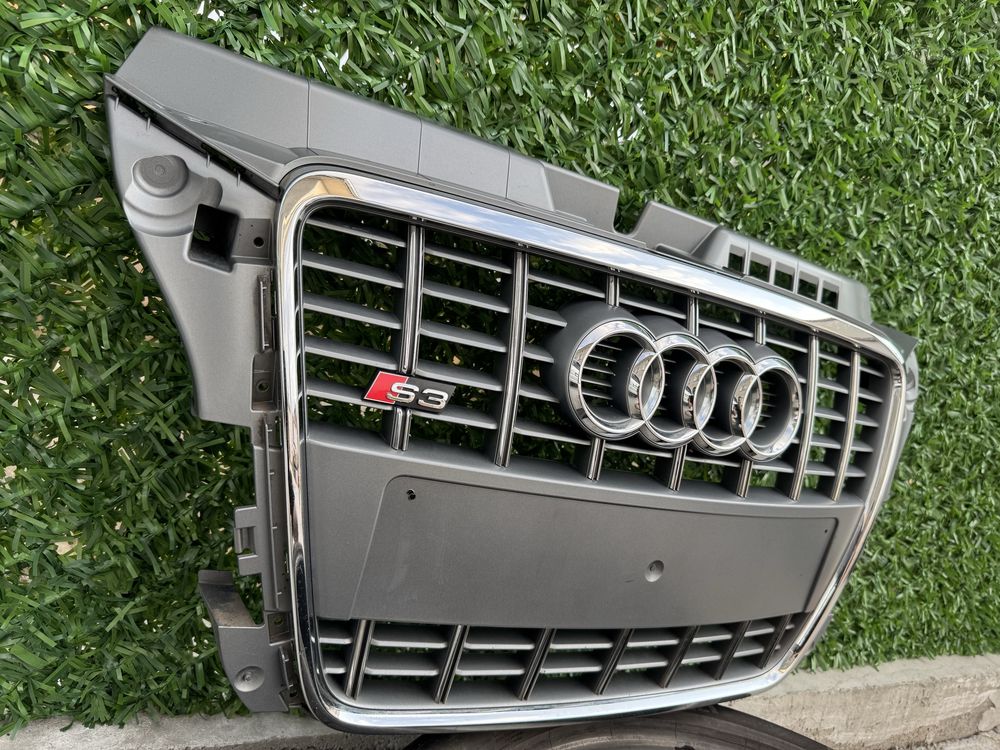 Оригинална решетка Audi S3 8P Facelift /Ауди A3/А3/С3 8П ТОП състояние