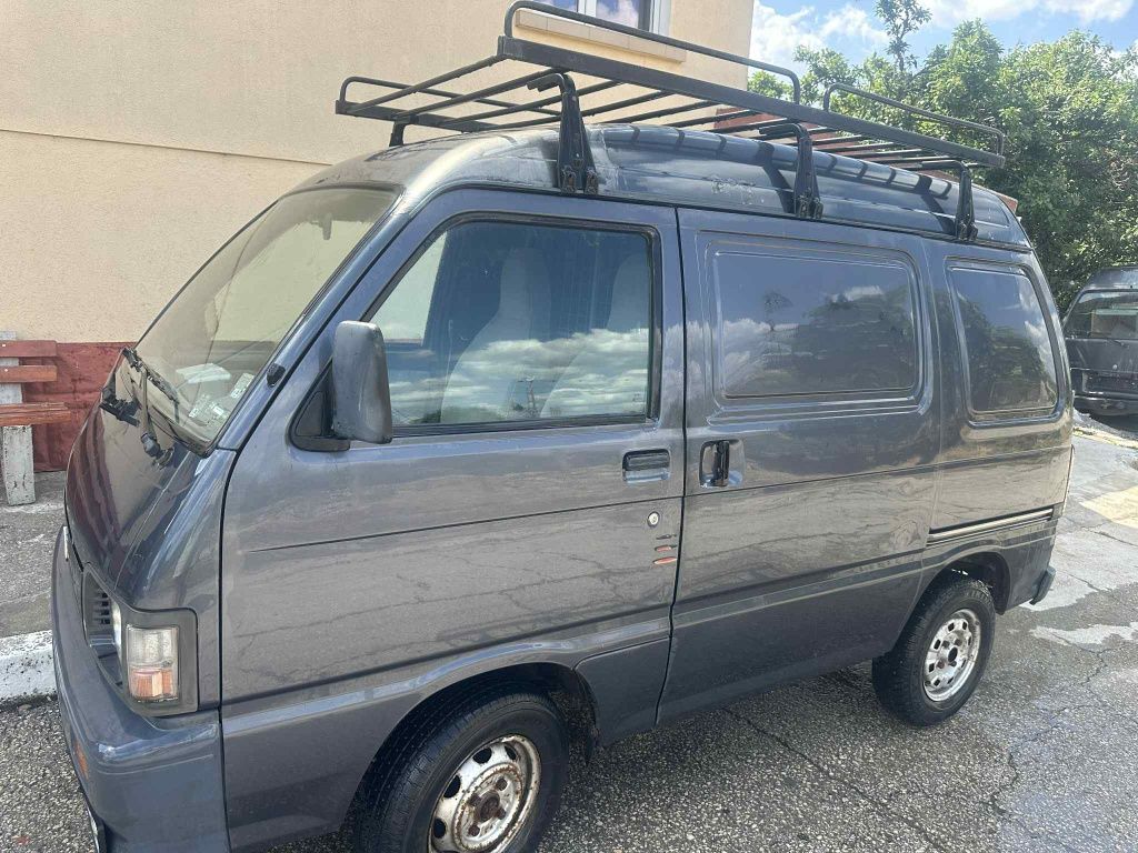 ПРОДАВАМ piaggio porter бус