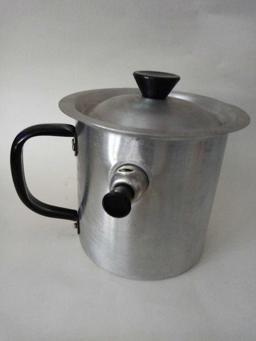 Алуминиев млековар 1 л.