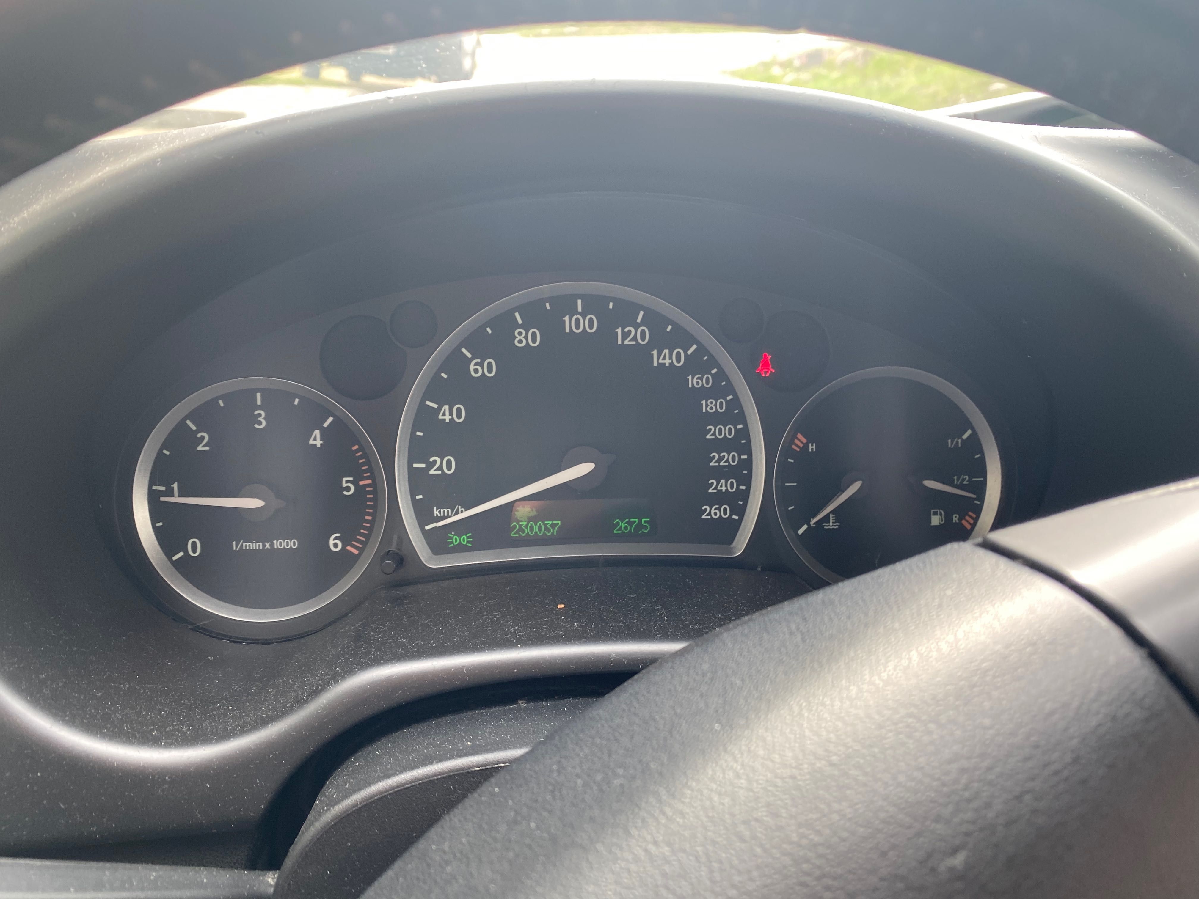 Продавам Saab 93