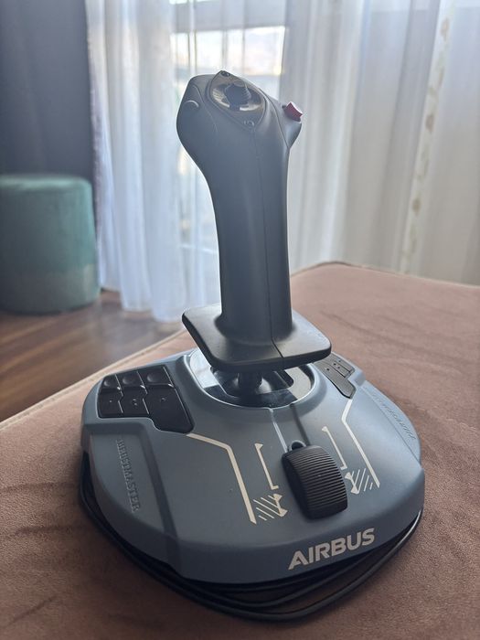 Контролер Thrustmaster