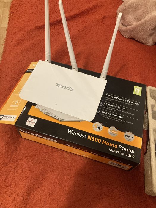 Router WiFi Tenda 300 la cutie