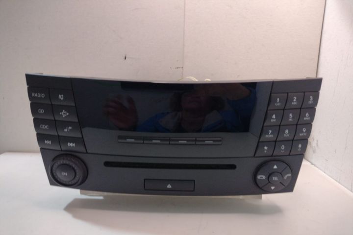 Cd Radio  Player A2118209789 / MF2310 1021 Mercedes-Benz E-Class W211