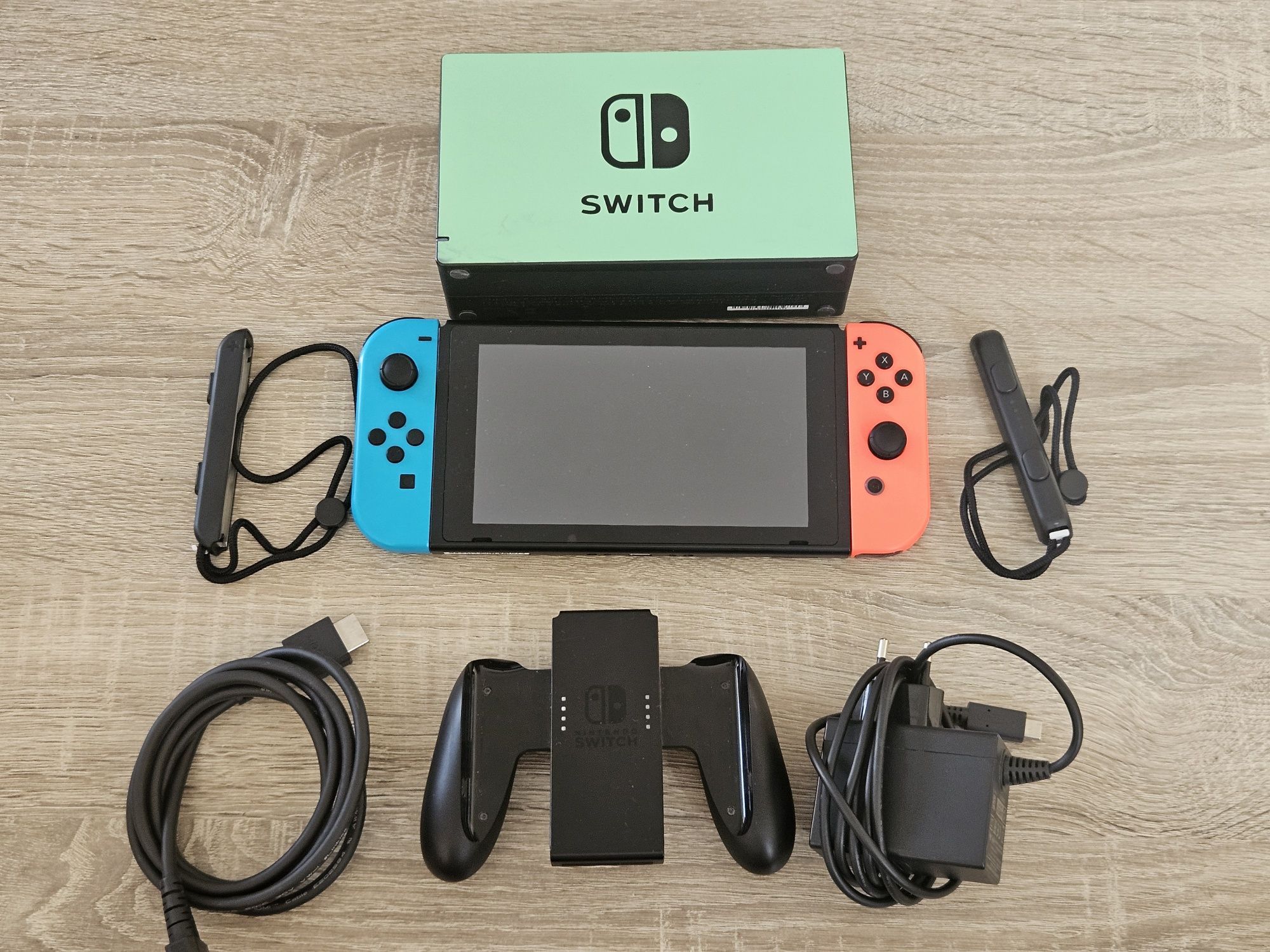 Consola Nintendo Switch V2 + toate accesoriile