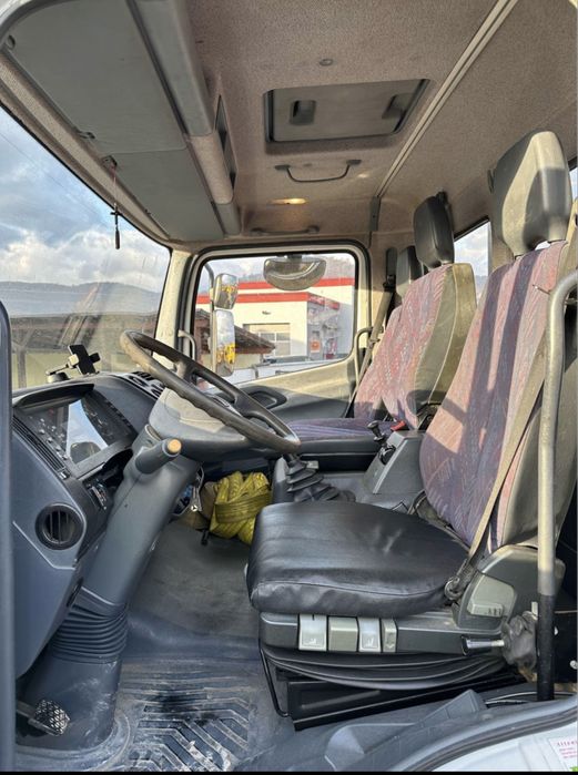 Vand Mercedes Atego basculabil de 12 tone cu macara forestiera