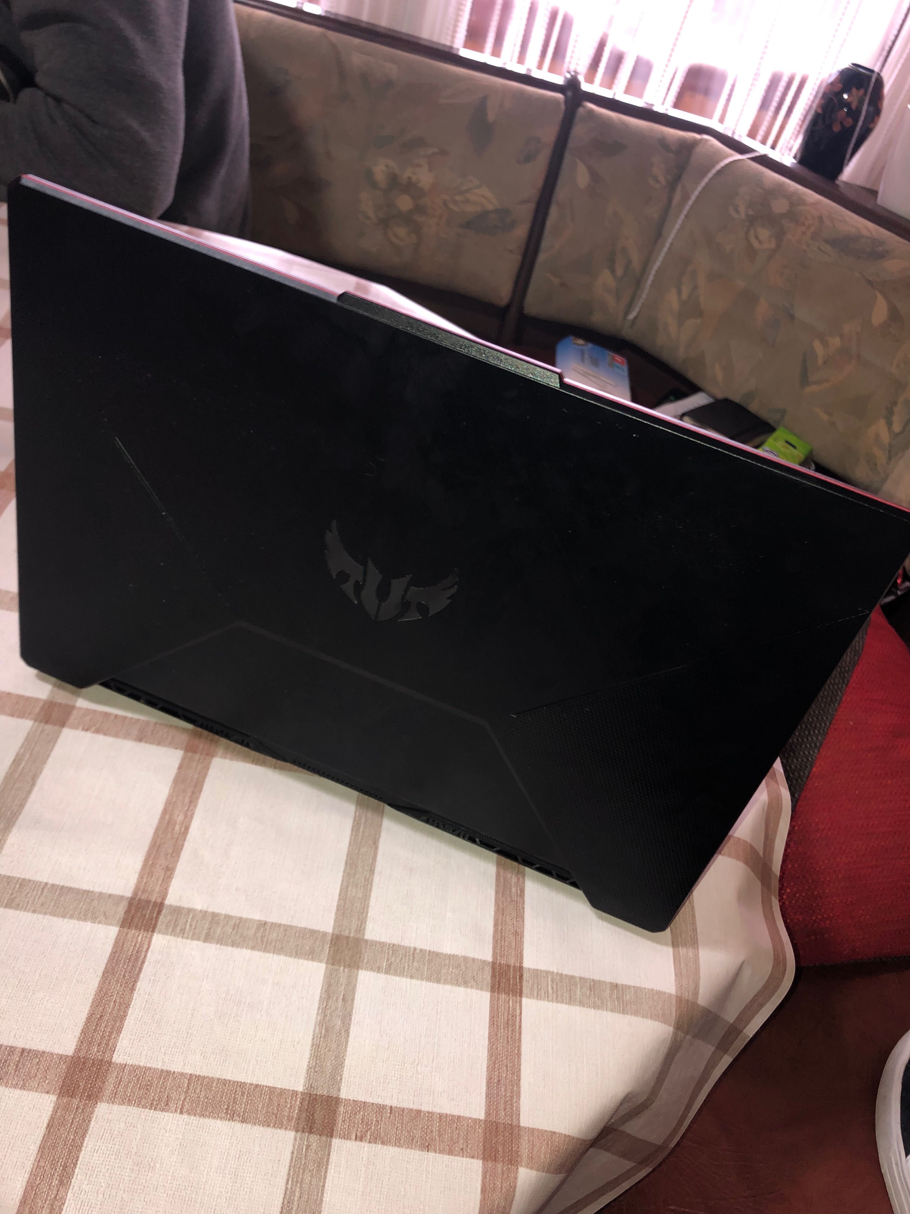 ASUS TUF Gaming laptop in stare foarte buna ca si nou