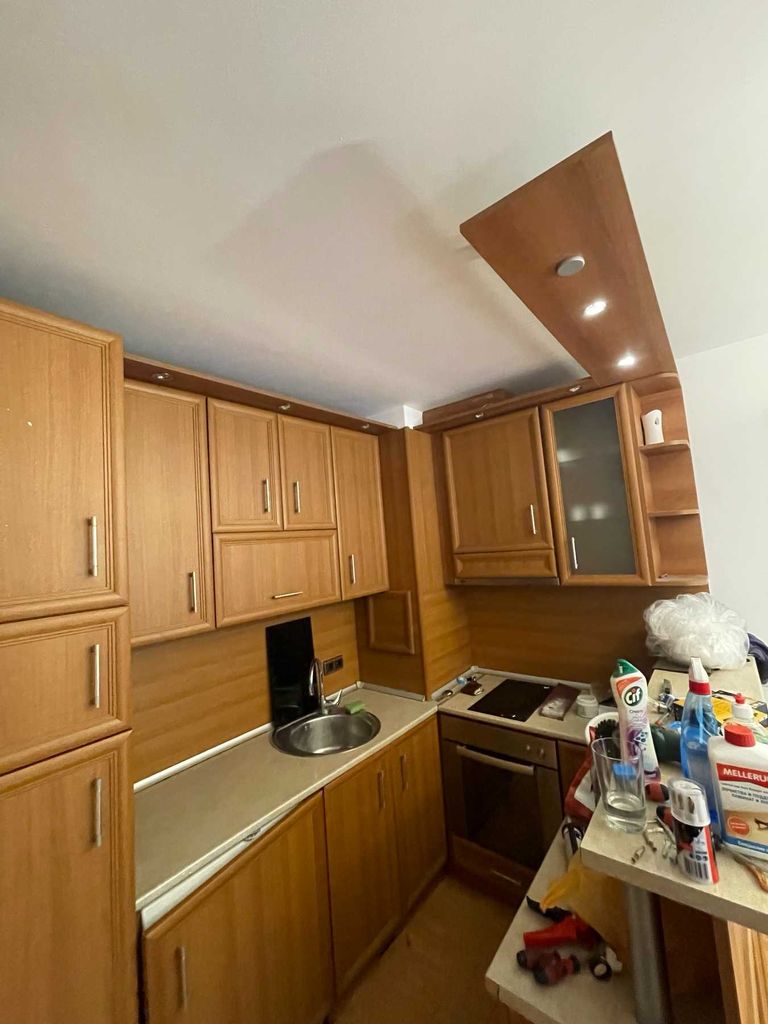 Продава се Тристаен апартамент в София, Хладилника - 94 кв.м за 2341 €/кв.м - Снимка #1