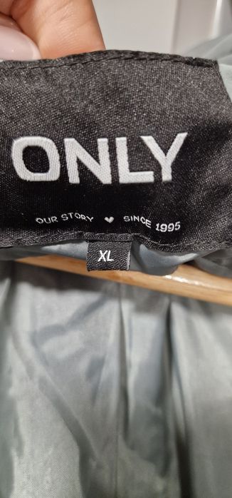 Зимно яке на марката ONLY