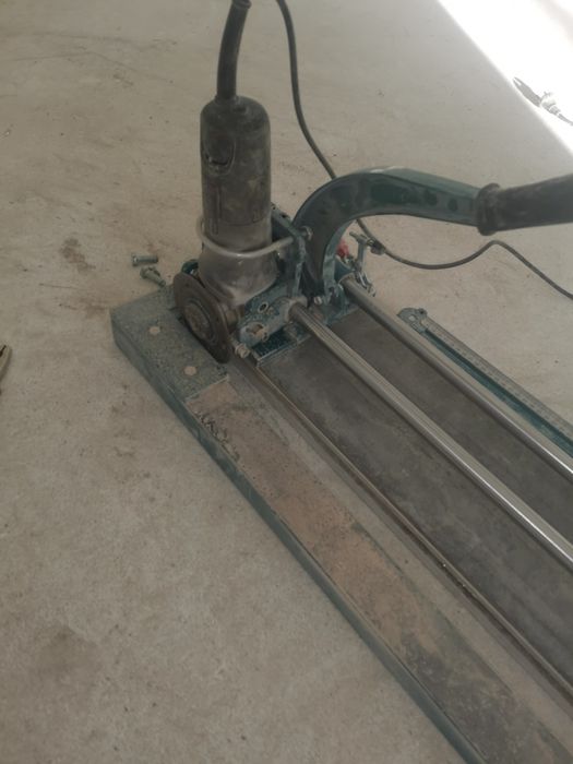 Mașina de tăiat gresie