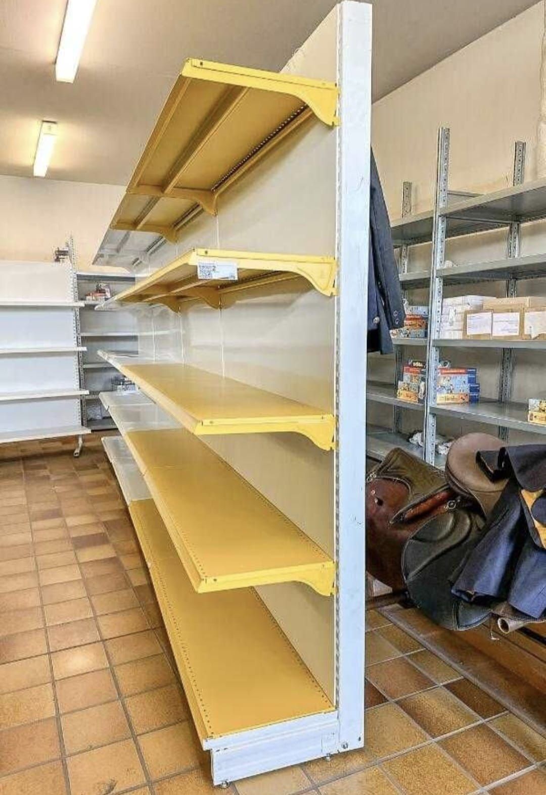 Rafturi de magazin supermarket noi