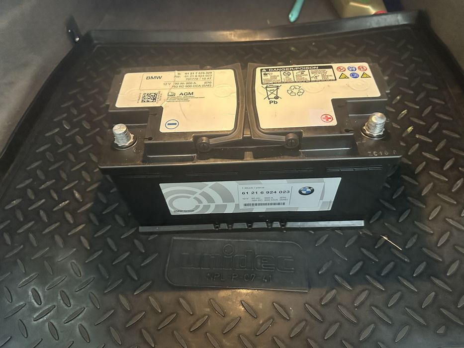 Vand baterie de bmw sau pentru alte masini cu Start-stop