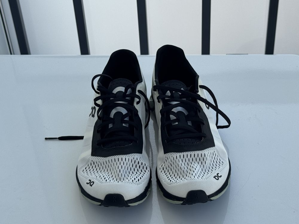 Cloudflash Cushioning Low Top Running Shoes торг есть