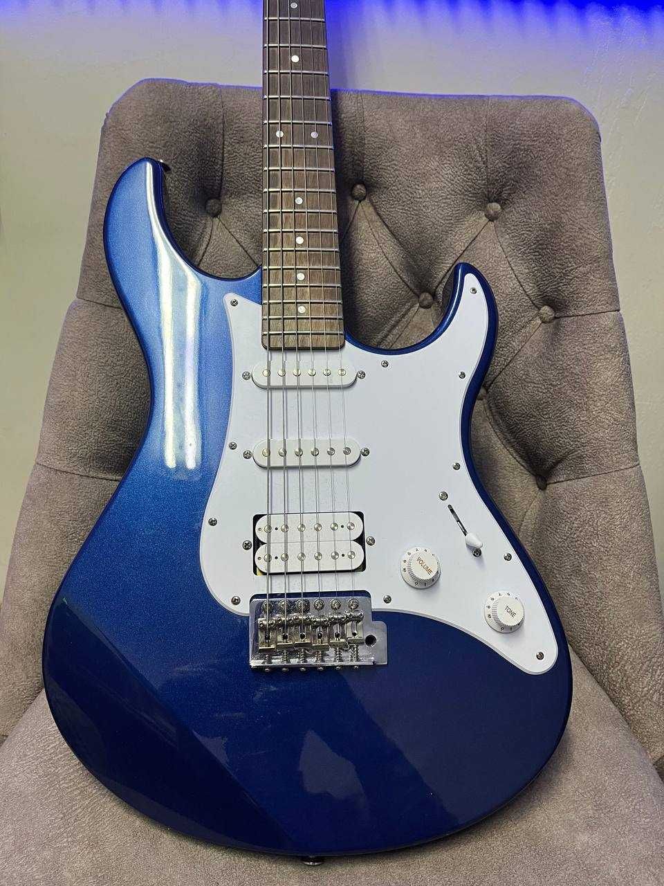 Электрогитара YAMAHA Pacifica 012 Blue