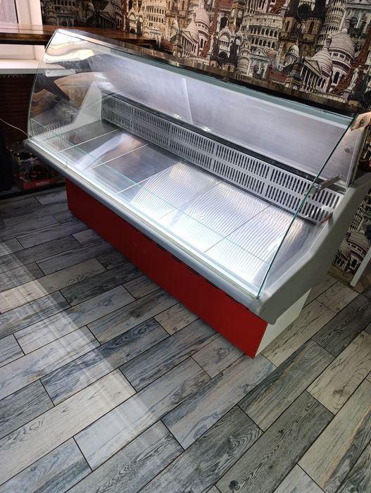 Холодильная витрина