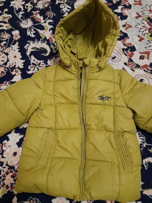 Продается  осенне-весенняя детская куртка на мальчика  возраст 3-4 год