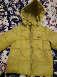 Продается  осенне-весенняя детская куртка на мальчика  возраст 3-4 год