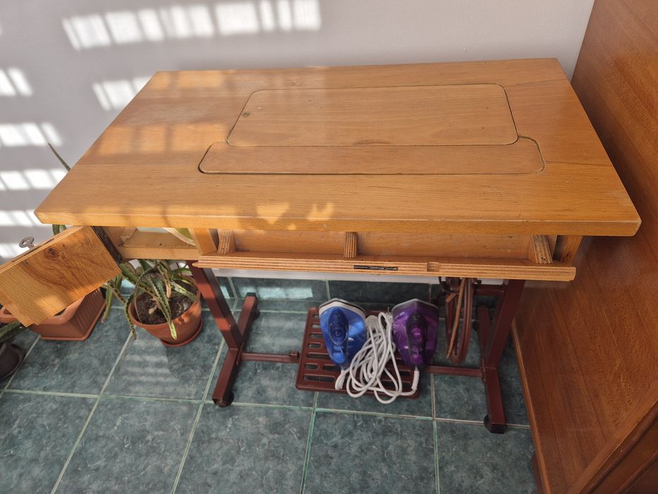 Masina de cusut Monica