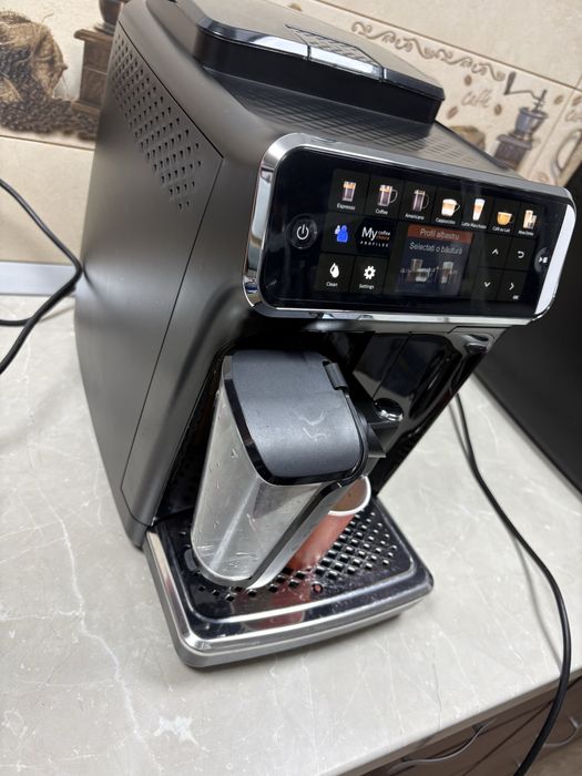 Expresor Philips 5400 latteGo