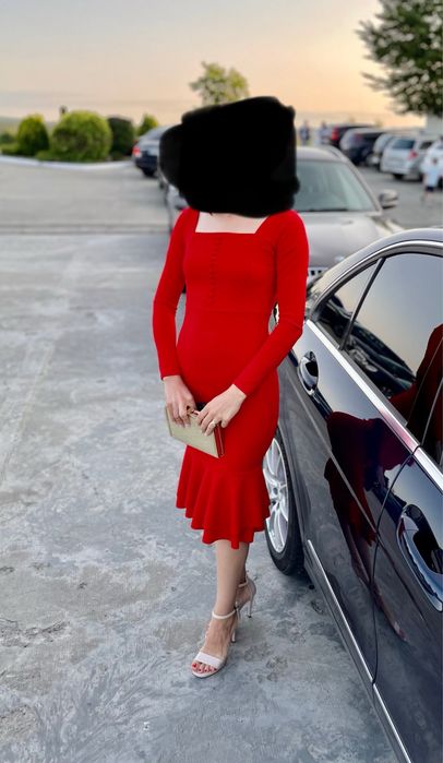 Vand rochie rosu aprins marimea S