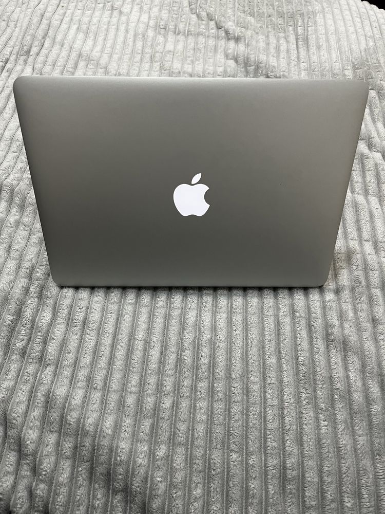 MacBook Air 2017 - Impecabil