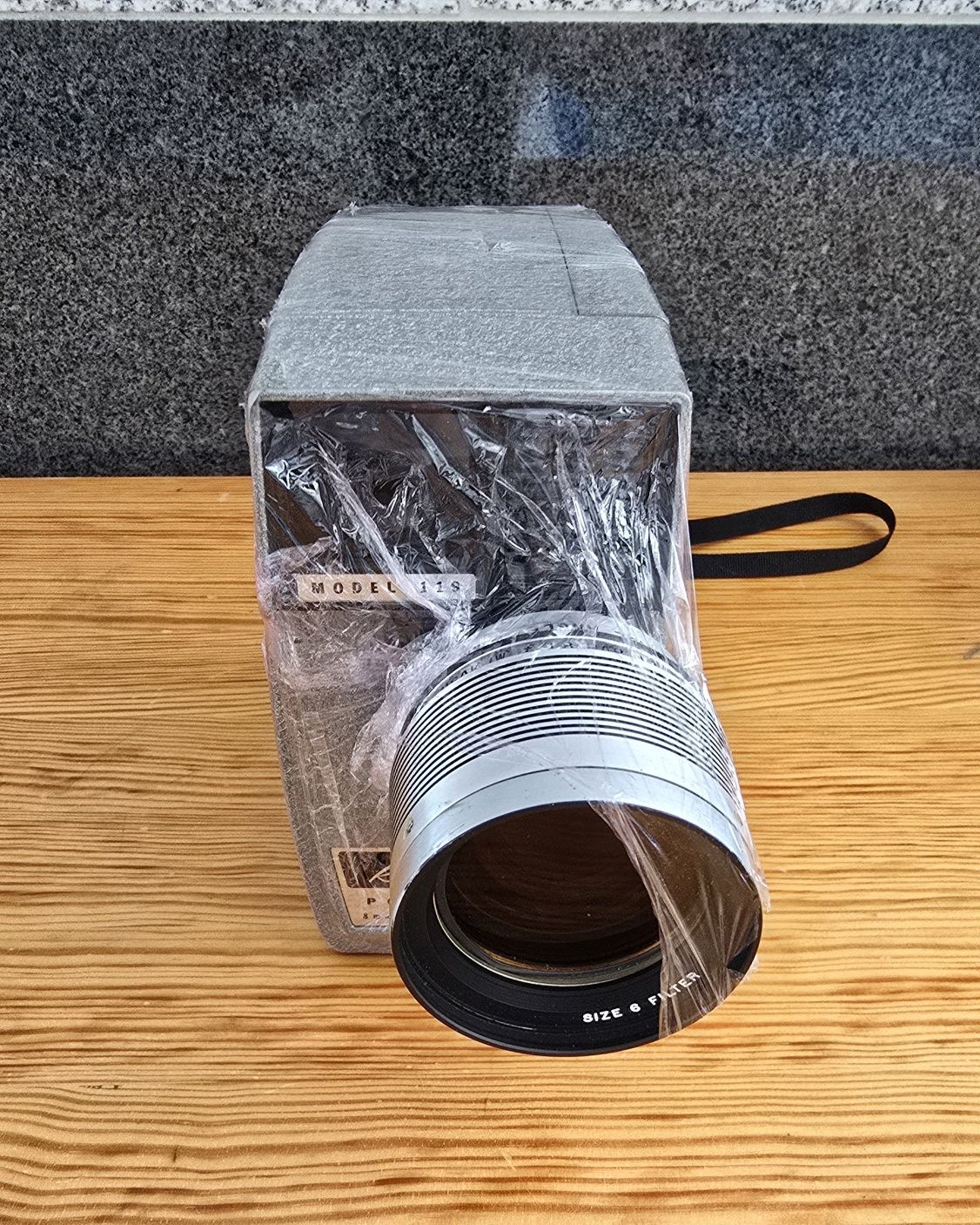 Ретро камера - Revere Model 119 8mm Power Zoom