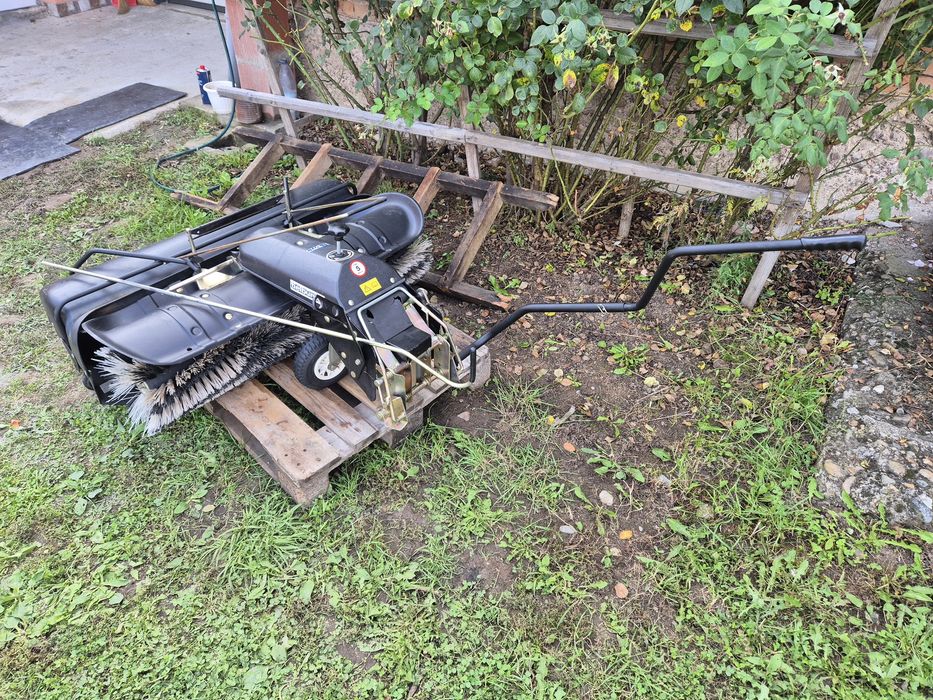 Perie matura stradala Profesionala Tielburger TK520 Tractoras Gazon