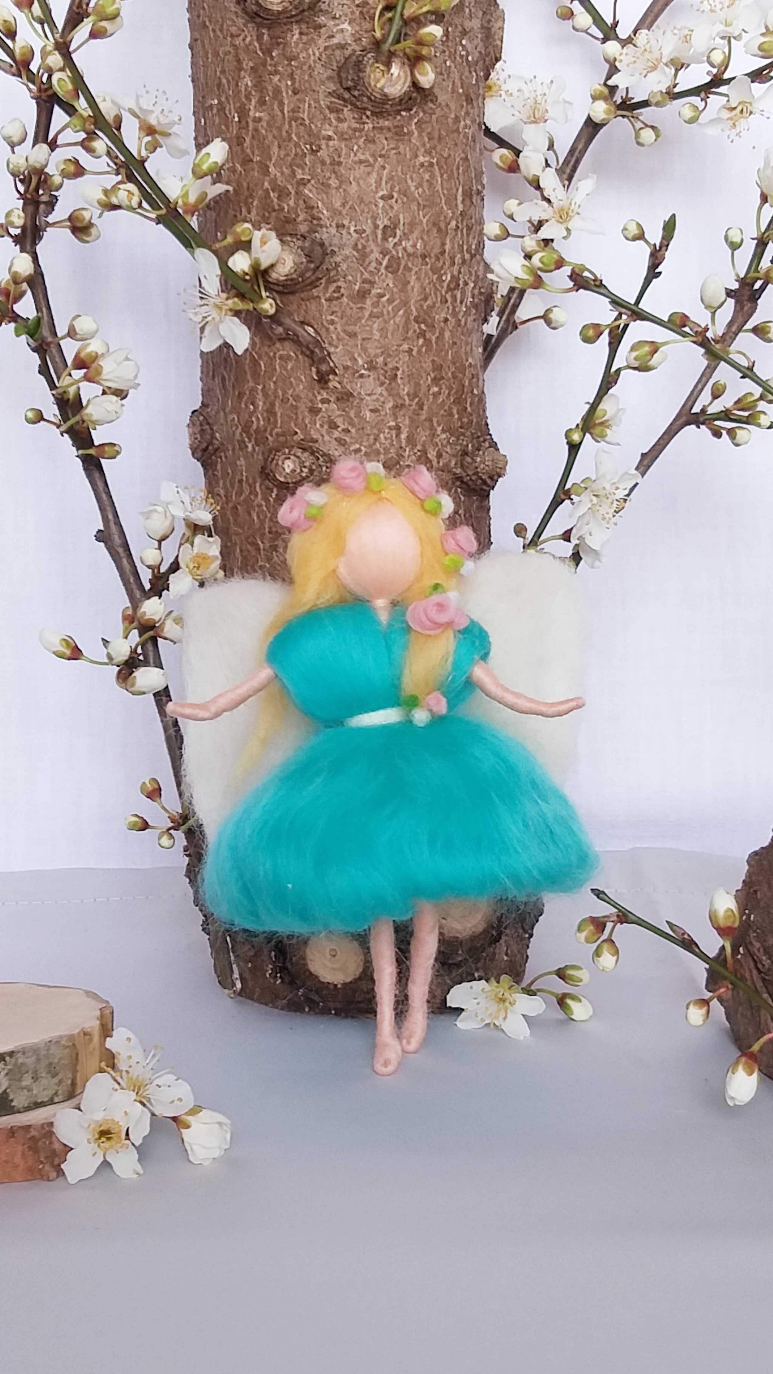 Zânuța Sofia- Figurină din lână inspirată din pedagogia Waldorf.
