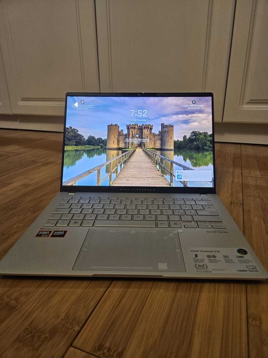 Laptop Asus Vivobook S14 OLED Lumina AMD Ryzen AI 9 HX 370