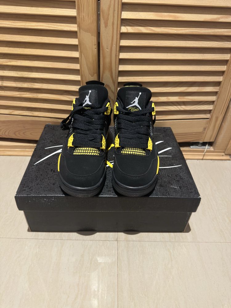 Jordan 4 Thunder Marimea 39