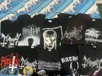 Tricouri black metal