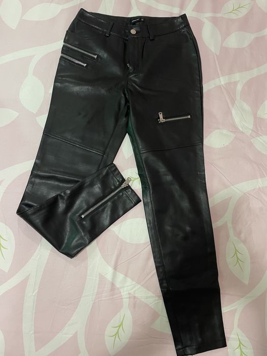 Pantaloni de piele Reserved