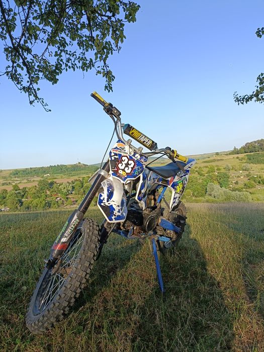 Vând cross predator 125cc