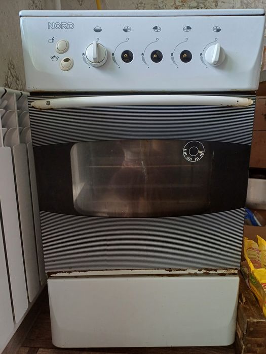 Продам газовую плиту