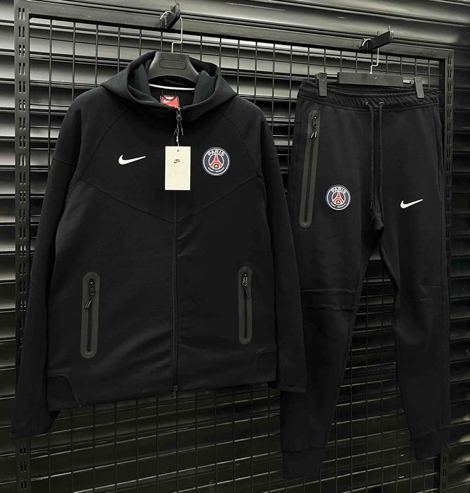 Мъжки Екипи NikeTech