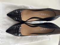 Дамски обувки с ток Guess 39 номер