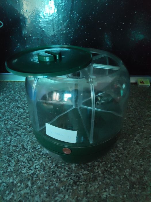Vând două Dispenser Cereale/Condimente Rotativ