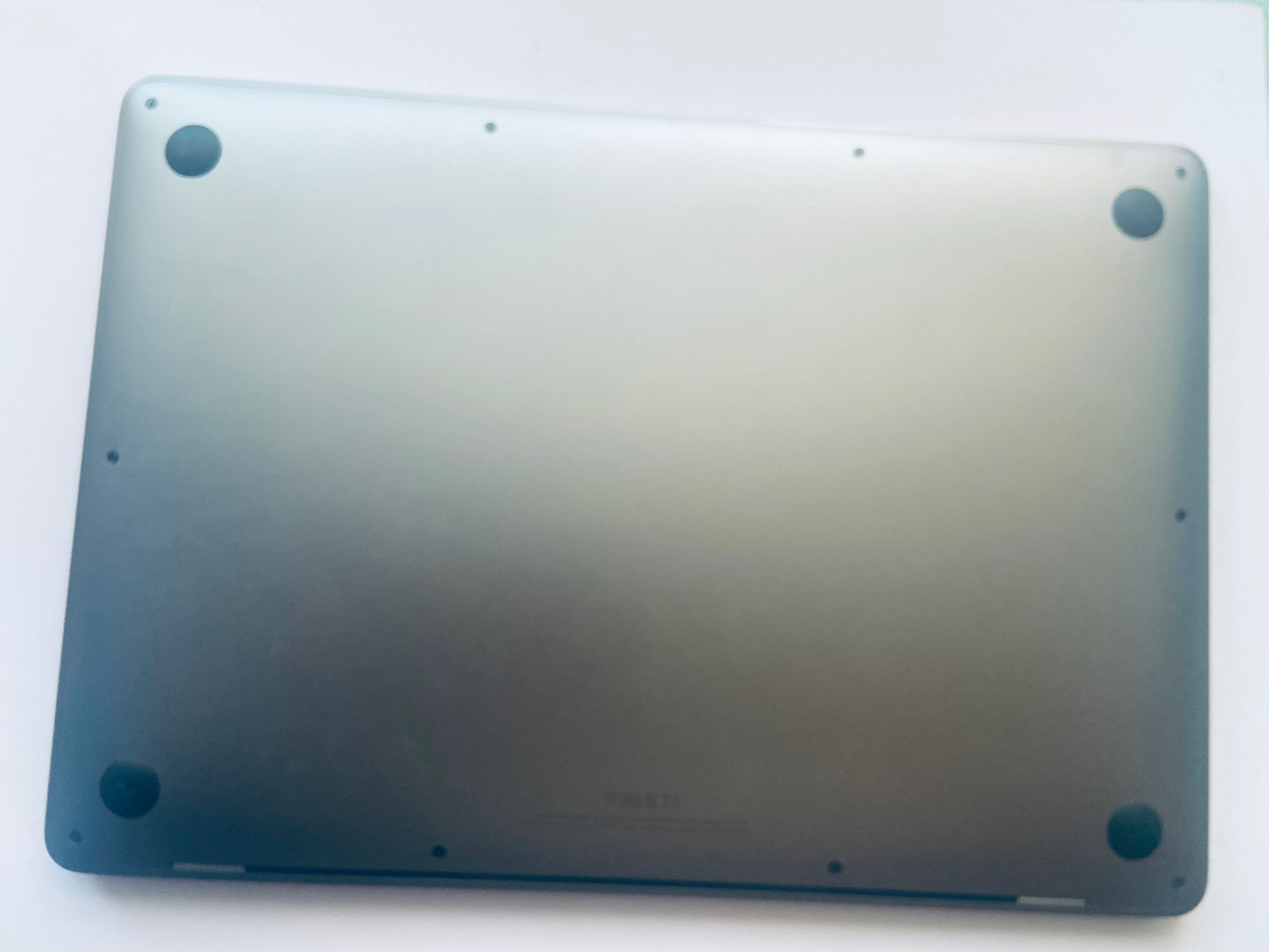 MacBook Air 13, серого цвета, 2021, в отл состоянии