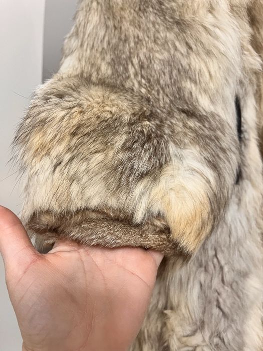 Haina din blana de vulpe argintie