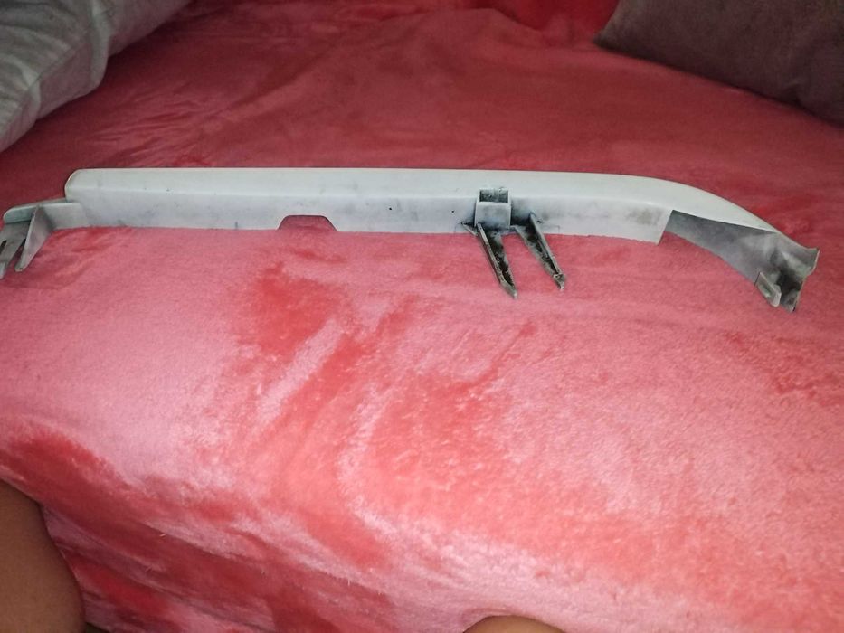 Лайсна десен фар Волво 460