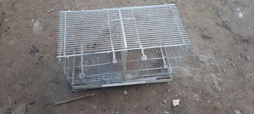 Cușcă cu doua compartimente