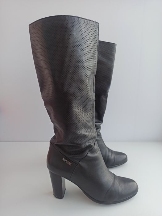 Демисезонные сапоги женские