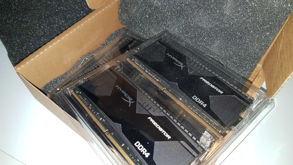 Memorie RAM HyperX Predator Black 32GB Kit 4x8GB DDR4 3000MHz CL15