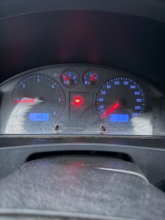 Se vinde VW T5 3 locuri