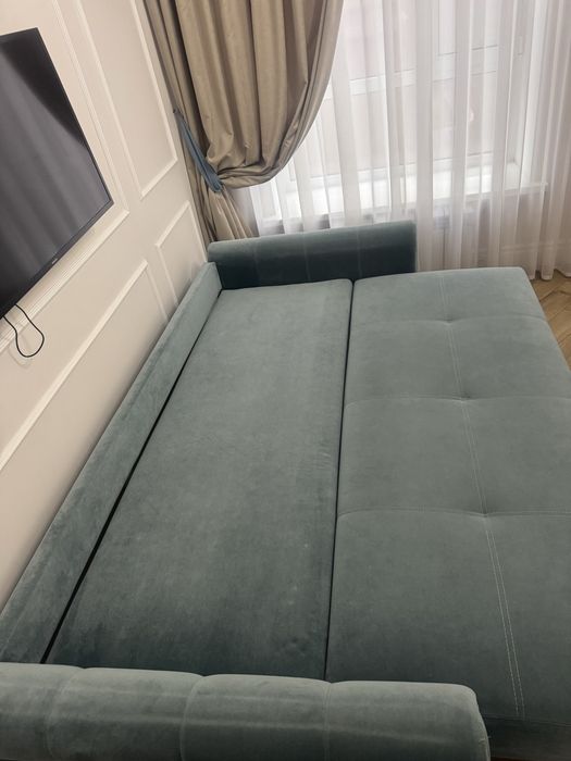 Продам Диван и два кресла .