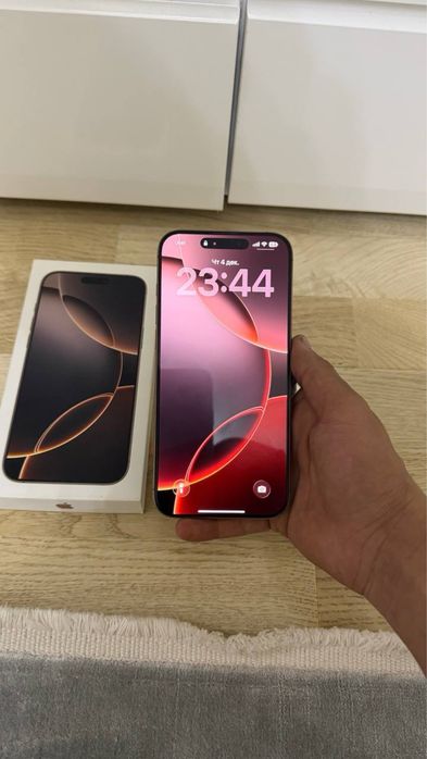 Iphone 16 pro max gold