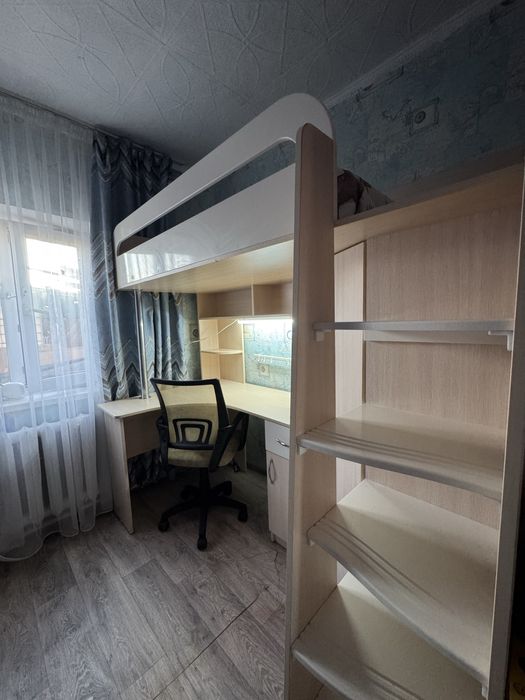 Двухъярусная кровать