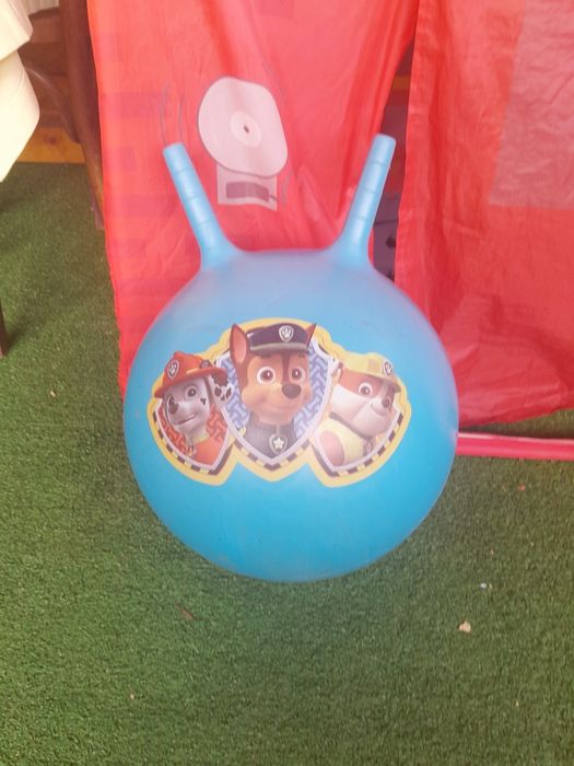 Carucior pliabil și jucarii