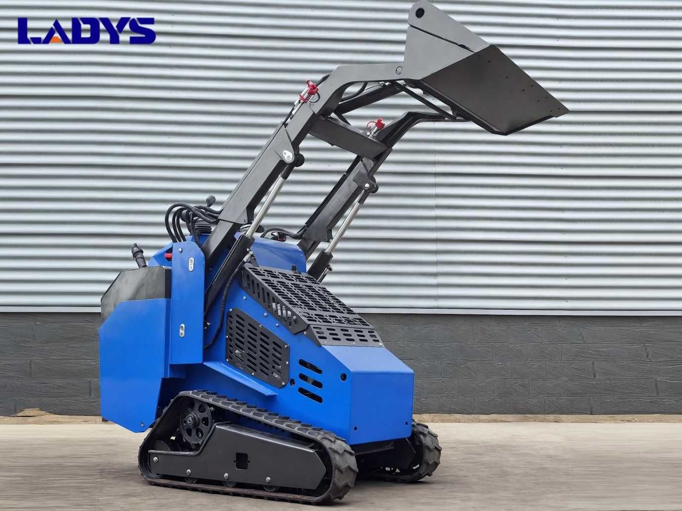 LADYS LA580 Продава се мини товарач